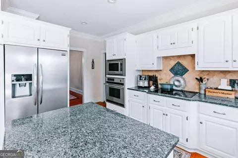 Kitchen - 3 Honeysuckle Ln, Colbert, GA 30628 photo 5 of 6
