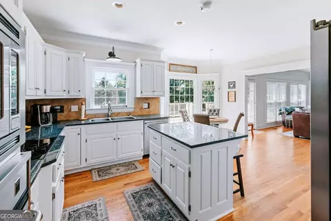 Kitchen - 3 Honeysuckle Ln, Colbert, GA 30628 photo 4 of 6