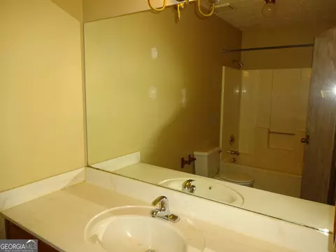 Bath - 1535 Haynes Ct, Grayson, GA 30017 photo 2 of 2