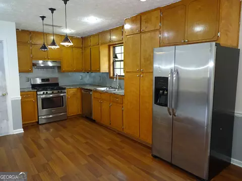 Kitchen - 1535 Haynes Ct, Grayson, GA 30017 photo 1 of 2