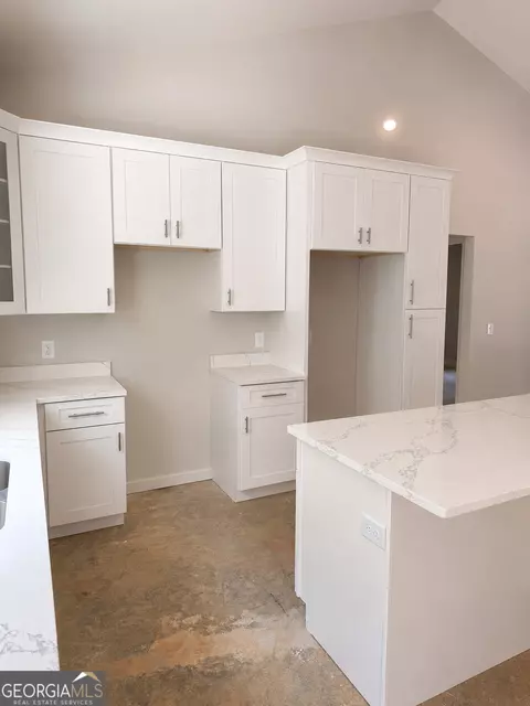 Kitchen - 563 High Rd, Carnesville, GA 30521 photo 4 of 5