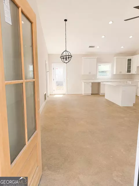 Entry Way - 563 High Rd, Carnesville, GA 30521 photo 1 of 3
