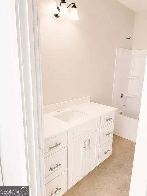 Bath - 563 High Rd, Carnesville, GA 30521 photo 1 of 1
