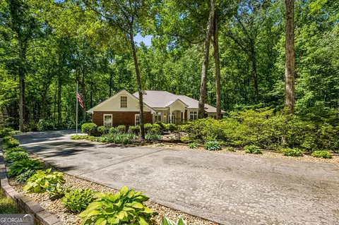 1072 Regency Park Dr, Braselton, GA 30517