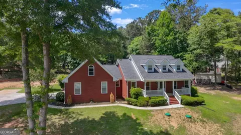 2660 Sandy Creek Cir, Loganville, GA 30052