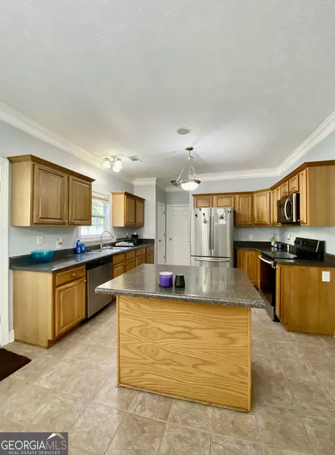 Kitchen - 1358 Glass Bridge Rd, Lagrange, GA 30240 photo 2 of 2
