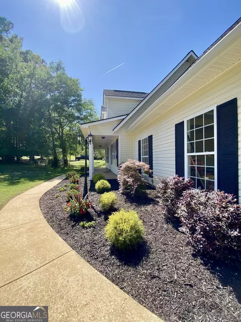 Exterior - 1358 Glass Bridge Rd, Lagrange, GA 30240 photo 5 of 8