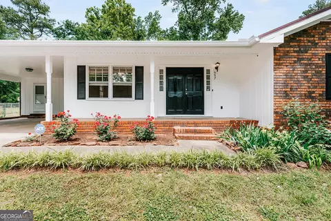 697 Bedford Dr, Hull, GA 30646