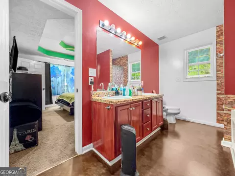 Bath - 175 Loudoun Dr, Covington, GA 30014 photo 2 of 4