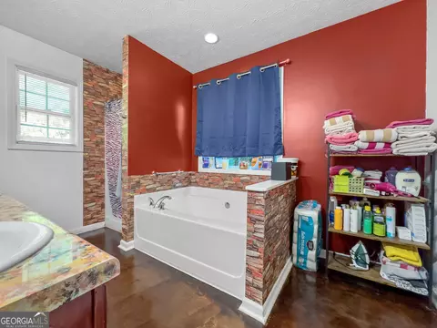 Bath - 175 Loudoun Dr, Covington, GA 30014 photo 1 of 4