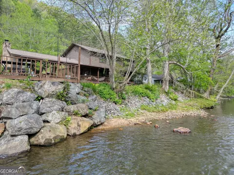 1908 Riverside Dr, Hiawassee, GA 30546