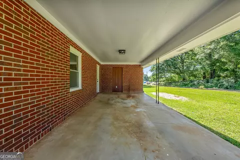 Exterior - 202 N Barnard Ave, Lagrange, GA 30241 photo 2 of 9