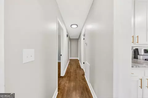 Entry Way - 202 N Barnard Ave, Lagrange, GA 30241 photo 2 of 3