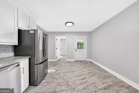 Entry Way - 202 N Barnard Ave, Lagrange, GA 30241 photo 1 of 3