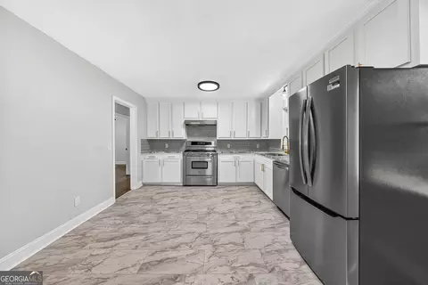 Kitchen - 202 N Barnard Ave, Lagrange, GA 30241 photo 1 of 5