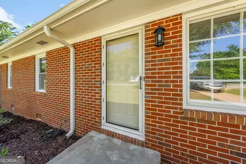 Exterior - 202 N Barnard Ave, Lagrange, GA 30241 photo 3 of 9