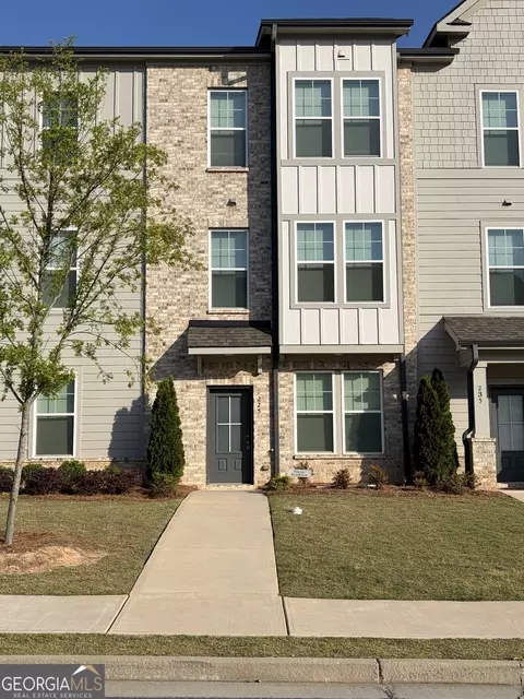 225 Cobalt Dr, Fayetteville, GA 30214