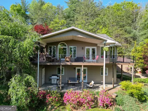 5940 Jackson Ln, Young Harris, GA 30582