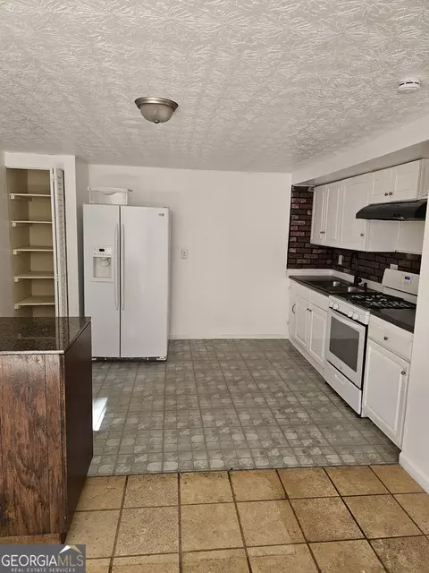 Kitchen - 6642 Doublegate Ln, Rex, GA 30273 photo 2 of 3