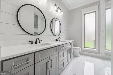 Bath - 852 Tom Miller Rd, Bethlehem, GA 30620 photo 1 of 11