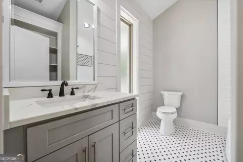 Bath - 852 Tom Miller Rd, Bethlehem, GA 30620 photo 10 of 11
