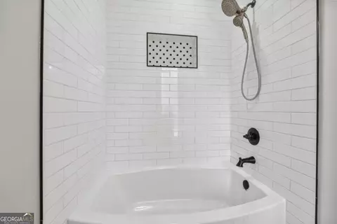 Bath - 852 Tom Miller Rd, Bethlehem, GA 30620 photo 11 of 11