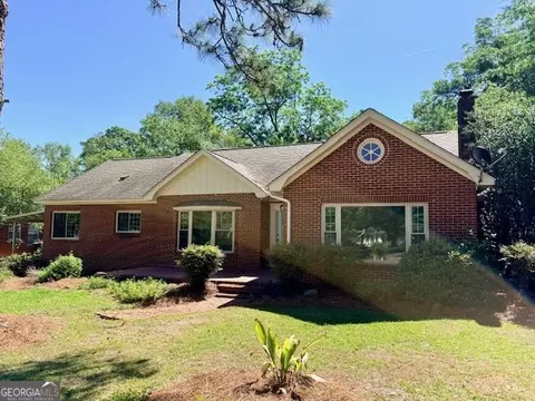 347 S College St, Metter, GA 30439