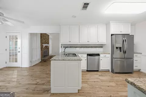 Kitchen - 7249 E Wynfield Loop, Midland, GA 31820 photo 4 of 4