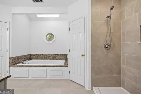 Bath - 7249 E Wynfield Loop, Midland, GA 31820 photo 1 of 5