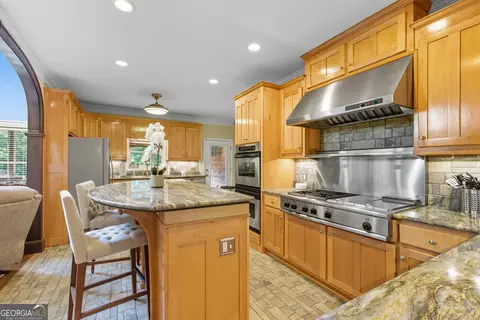 Kitchen - 1091 Echota Rd, Clarkesville, GA 30523 photo 4 of 4