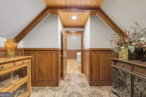 Entry Way - 1091 Echota Rd, Clarkesville, GA 30523 photo 7 of 10