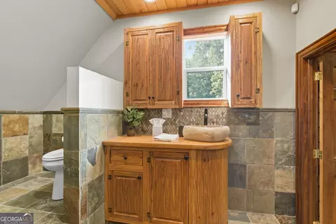 Bath - 1091 Echota Rd, Clarkesville, GA 30523 photo 7 of 8