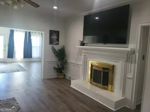 Living - 2703 Boars Head Rd, Augusta, GA 30907 photo 4 of 7