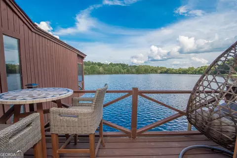 8 Northlake Cir, Peachtree City, GA 30269