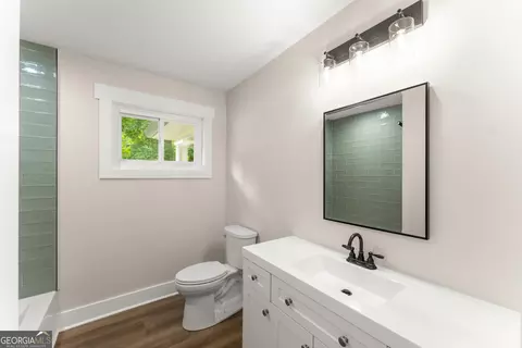 Bath - 45 E Rocky St NE, White, GA 30184 photo 4 of 5