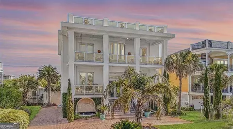 8 18th St, Tybee Island, GA 31328