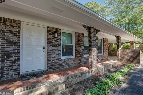 235 Walker Ave, Fayetteville, GA 30215