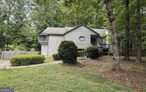829 Post Road Way, Stone Mountain, GA 30088