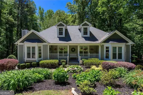 40 Due West Ln, Dallas, GA 30157