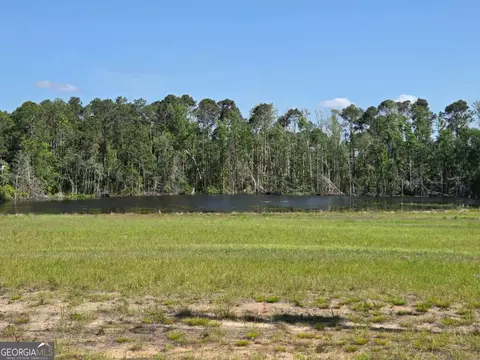150 W Willow Lake Dr, Metter, GA 30439