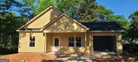 95 Pope St, Newnan, GA 30263