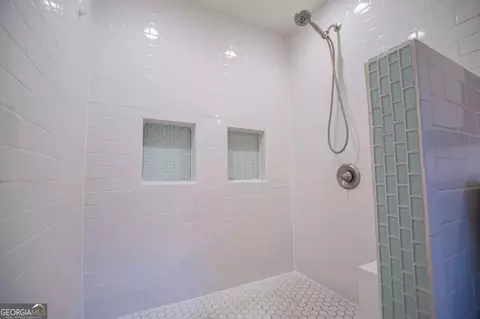Bath - 105 Sharp Dr, Carrollton, GA 30117 photo 1 of 2