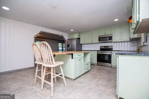 Kitchen - 105 Sharp Dr, Carrollton, GA 30117 photo 5 of 8