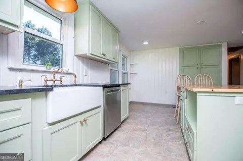 Kitchen - 105 Sharp Dr, Carrollton, GA 30117 photo 2 of 8