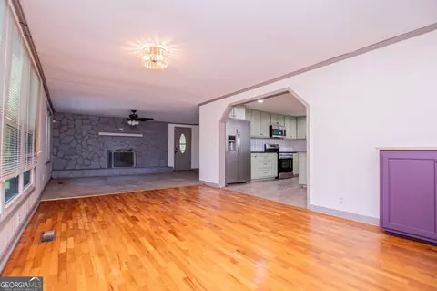 Living - 105 Sharp Dr, Carrollton, GA 30117 photo 5 of 8
