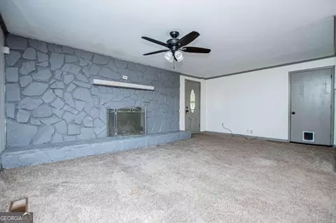 Living - 105 Sharp Dr, Carrollton, GA 30117 photo 7 of 8