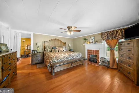 Bedroom - 4562 Gip Rd, Millen, GA 30442 photo 2 of 4