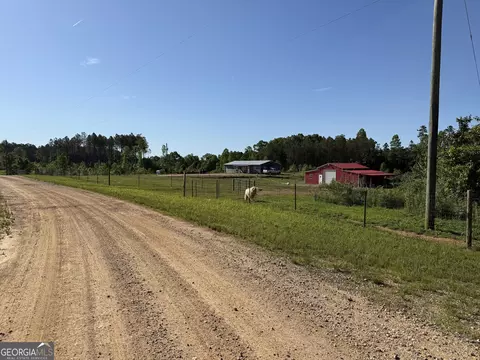 Exterior - 1185 County Road 402, Fruithurst, AL 36262 photo 3 of 11