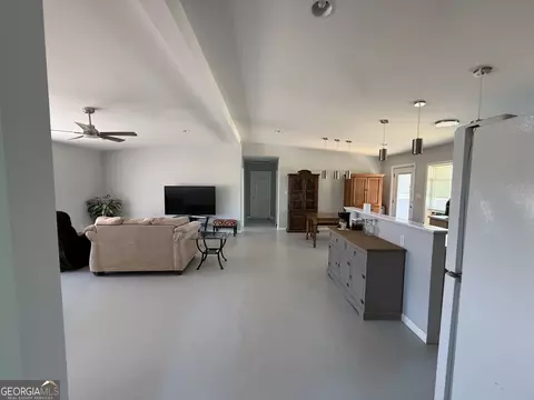 Living - 1185 County Road 402, Fruithurst, AL 36262 photo 2 of 3