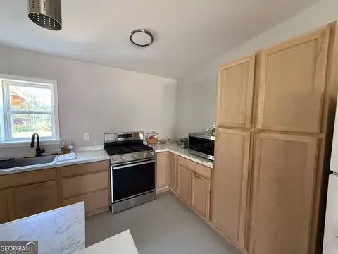 Kitchen - 1185 County Road 402, Fruithurst, AL 36262 photo 4 of 4